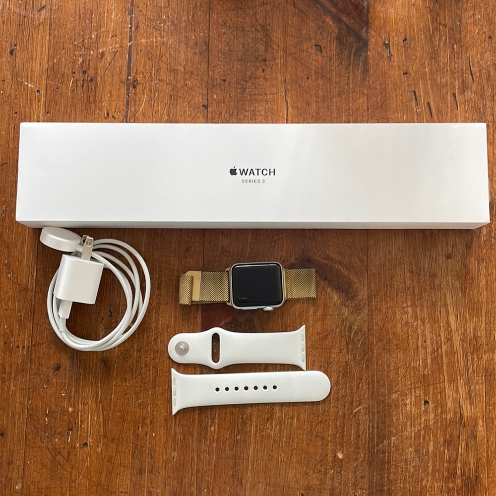 Apple Watch Series 3 38MM Silver Watch
